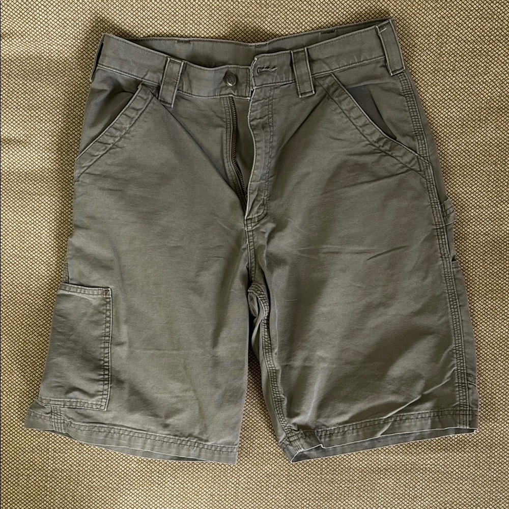 Carhartt canvas men’s short
32 inch waist